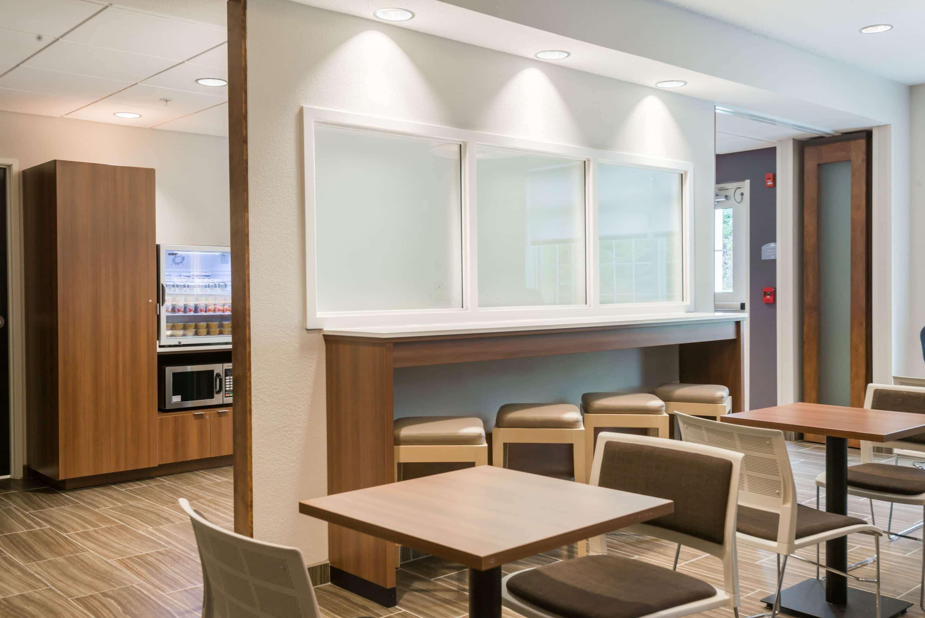 Microtel Inn & Suites By Wyndham Altoona Eksteriør billede